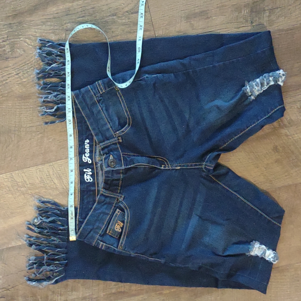 Distressed crop jeans 👖💕